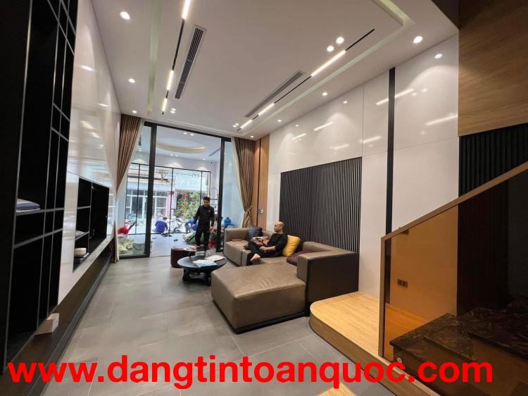 **Bán nhà hẻm 8m Cộng Hòa** phường 13, Tân Bình; 4,7x24m - 4 tầng