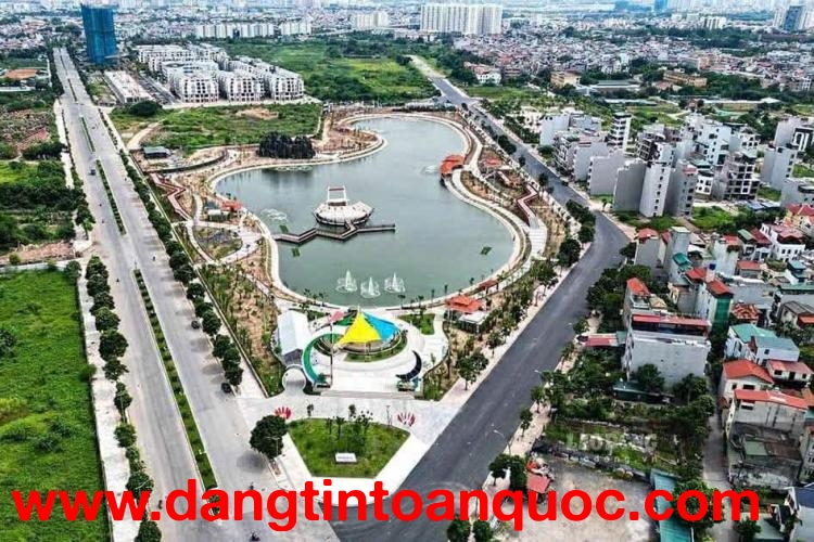 biệt thự sân vườn Ngọc Thuỵ, 200m x 4 tầng, mặt tiền 12.5m, 3 thoáng, ngõ thông, ôtô để trong sân