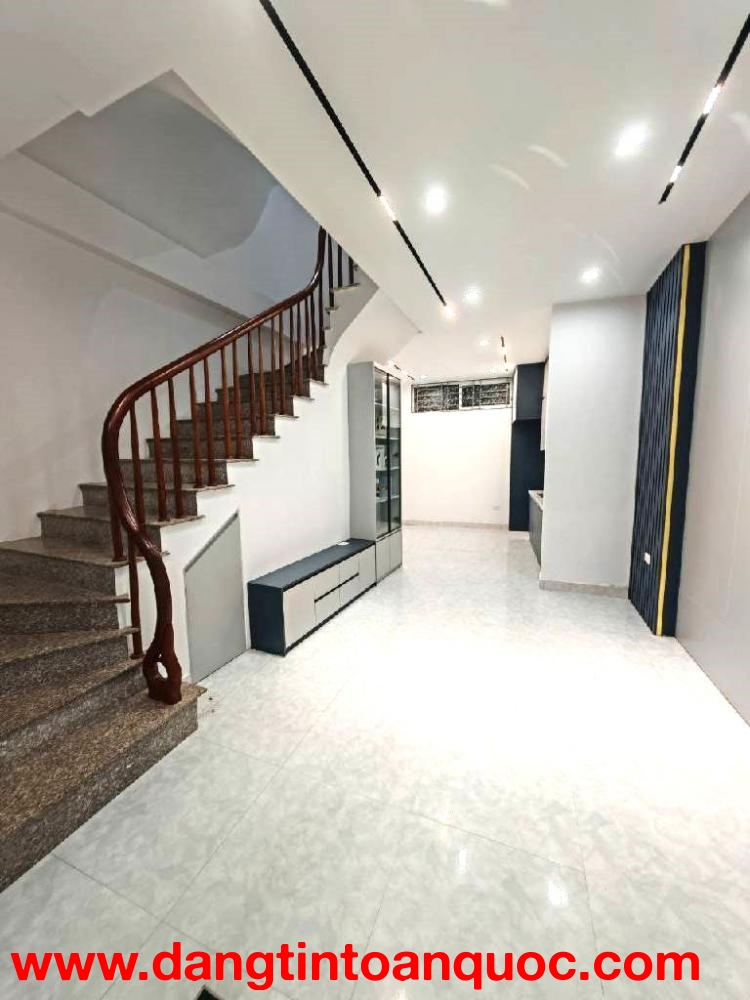 Bán nhà Đông Ngạc quận Bắc Từ Liêm 40m² – khu dân trí cao – nhỉnh 6 tỷ