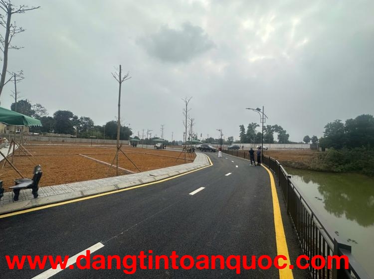 Em có rất nhiều Lô Đất mặt đường Đồng Trạng, xã Cổ Đông, Sơn Tây Vew Hồ Tự Nhiên Cực Đẹp