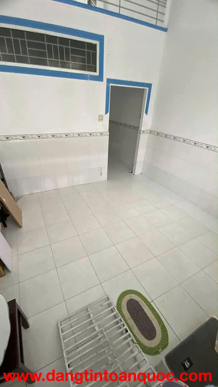 108. Nhà 4 triệu 2 phòng ngủ sau bệnh viện Đa khoa Trung Ương.