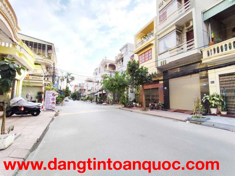 Siêu phẩm 333 Văn Cao - 87m 5 tầng- Thang Máy - đường 12m - giá 13.2 tỉ cực đỉnh