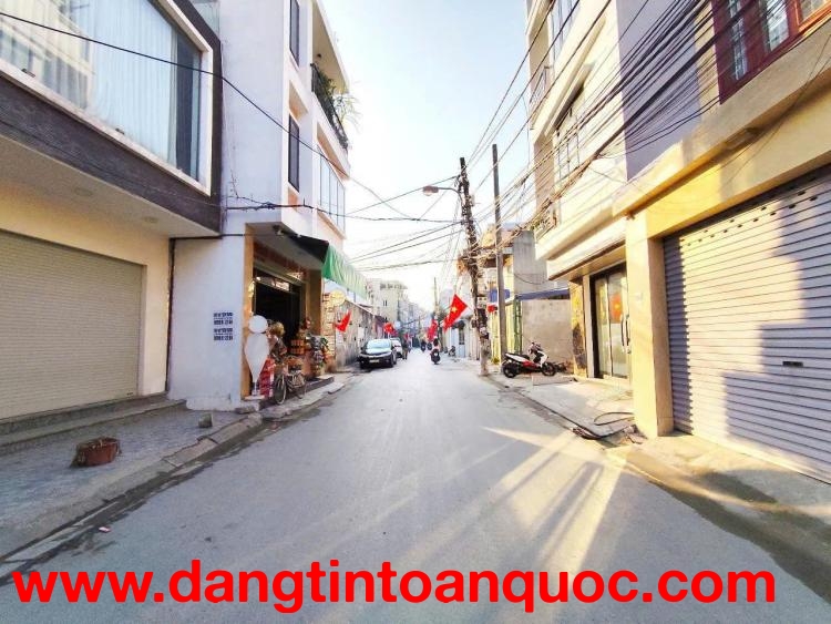 Bán nhà mặt đường Lực Hành - Thư Trung - 55m 4 tầng - Giá 4.95 tỉ - vị trí đẹp