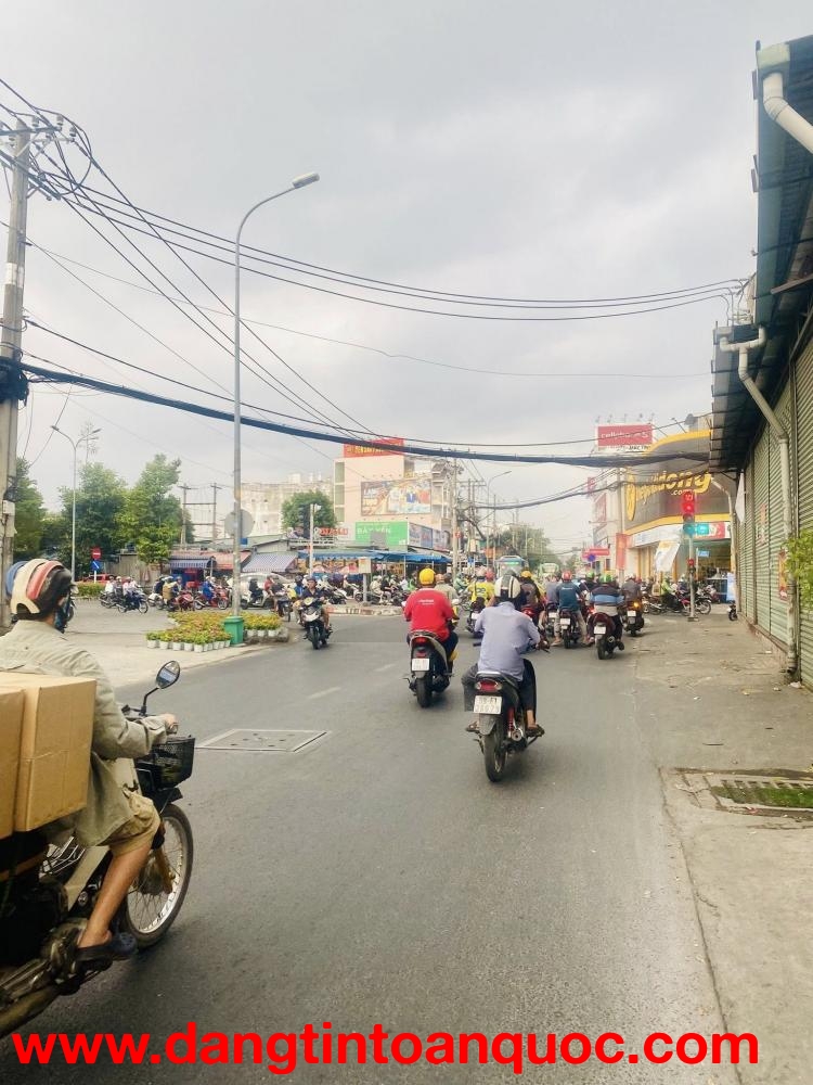 Bán nhà mặt tiền Tân Kỳ Tân Quý sát Aeon, 3 tầng, 200m² ngang 4.2m nở hậu, giá 21