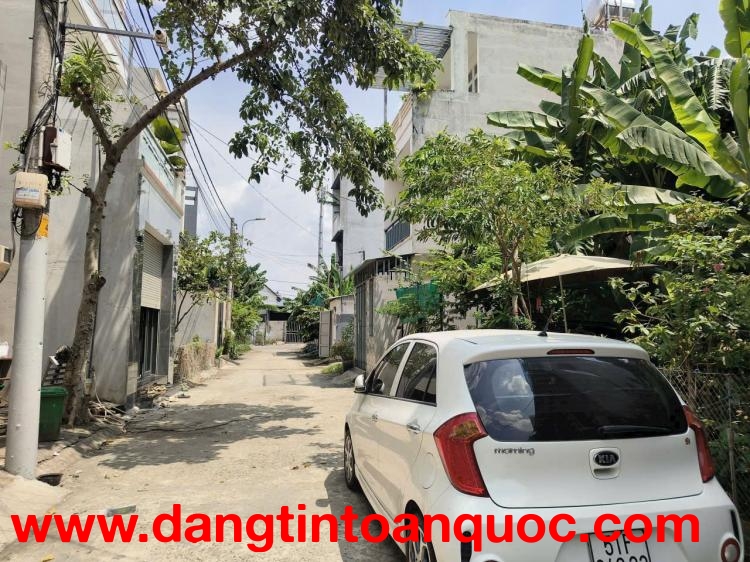 BÁN NHÀ 3 TẦNG LIÊN PHƯỜNG PHÚ HỮU QUẬN 9 - 50M2 - XE HƠI VÀO NHÀ - CẬN CAO TỐC