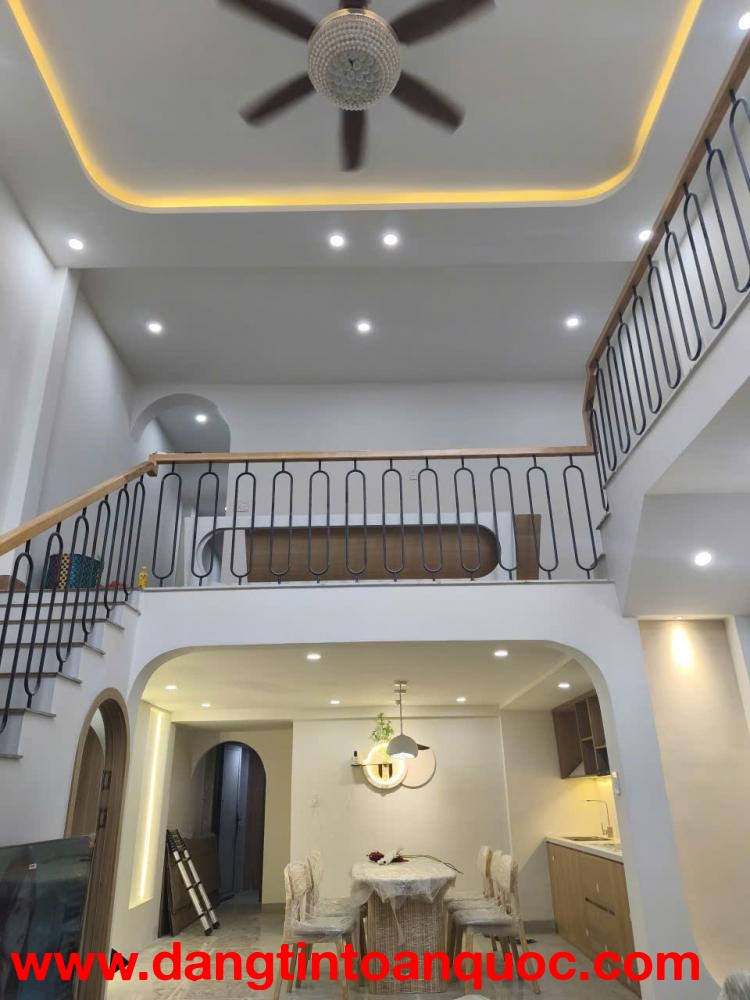 ► 3 nhà ra Điện Biên Phủ, gần AeonMall, 70m2, ngang 5m, 2 tầng 3PN. thoáng đẹp hiện đại