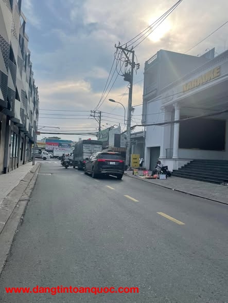 Bán nhà mặt tiền 1 hầm 1 lửng 5 lầu 25x25m giá 68 tỷ Đường Trung Mỹ Tây 2A