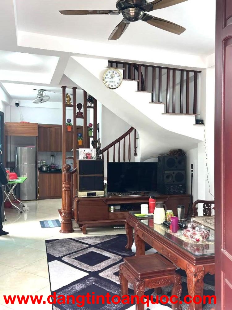 Bán nhà Liên Mạc lô góc, ô tô tránh – ô tô vào nhà, 4p ngủ, hơn 6 tỷ.