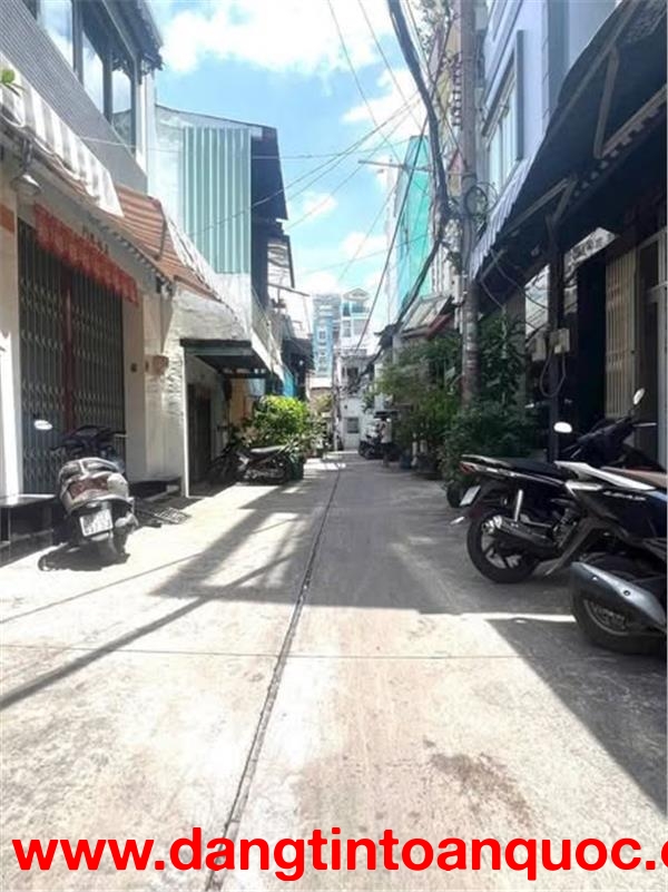 Nhà Đường Lạc Long Quân Phường 3 Quận 11 Cũ .(Cách mặt tiền ~50m).