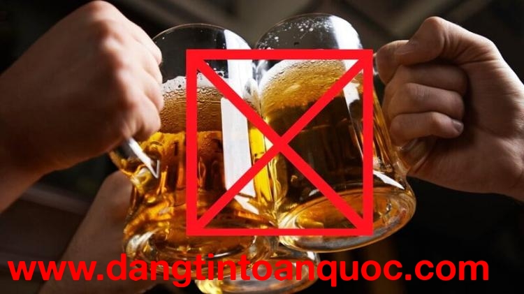 Sau nâng mũi tại sao không nên uống rượu bia?