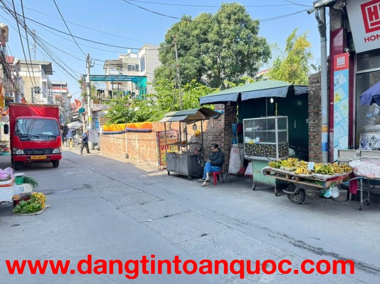 Bán Đất Thôn Gia Trung - Quang Minh, Có Nhà Cấp 4 Đang Kinh Doanh - Sát KCN Quang Minh