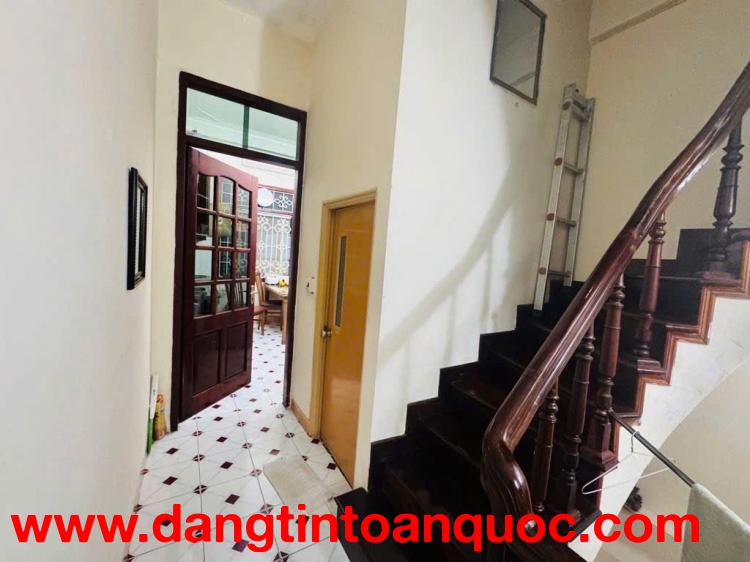 ✅4.9 TỶ LẤY ĐÂU RA PHÂN LÔ CÁN BỘ? Nhà Khương Trung 30m2 4PN, ô tô gần, trung tâm Thanh Xuân.