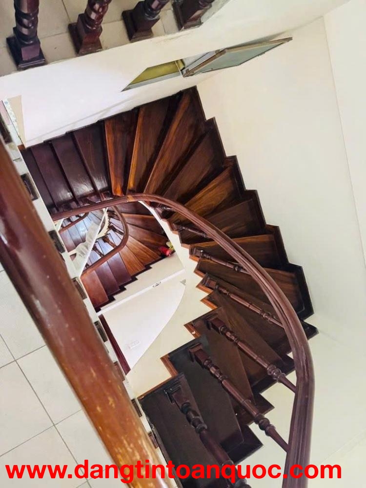 ????TỔ ẤM LÝ TƯỞNG Đống Đa, 4 tầng mặt tiền 3.5m, kinh doanh, ngõ ô tô, tiện ích ngập tràn