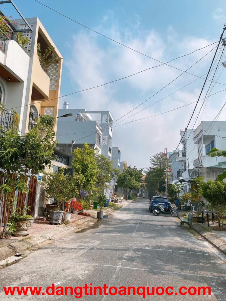 BÁN ĐẤT TẶNG NHÀ BƯNG ÔNG THOÀN QUẬN 9 - 90M2 - NGANG 6.6M - ĐƯỜNG 10M - GIÁ 5.5 TỶ