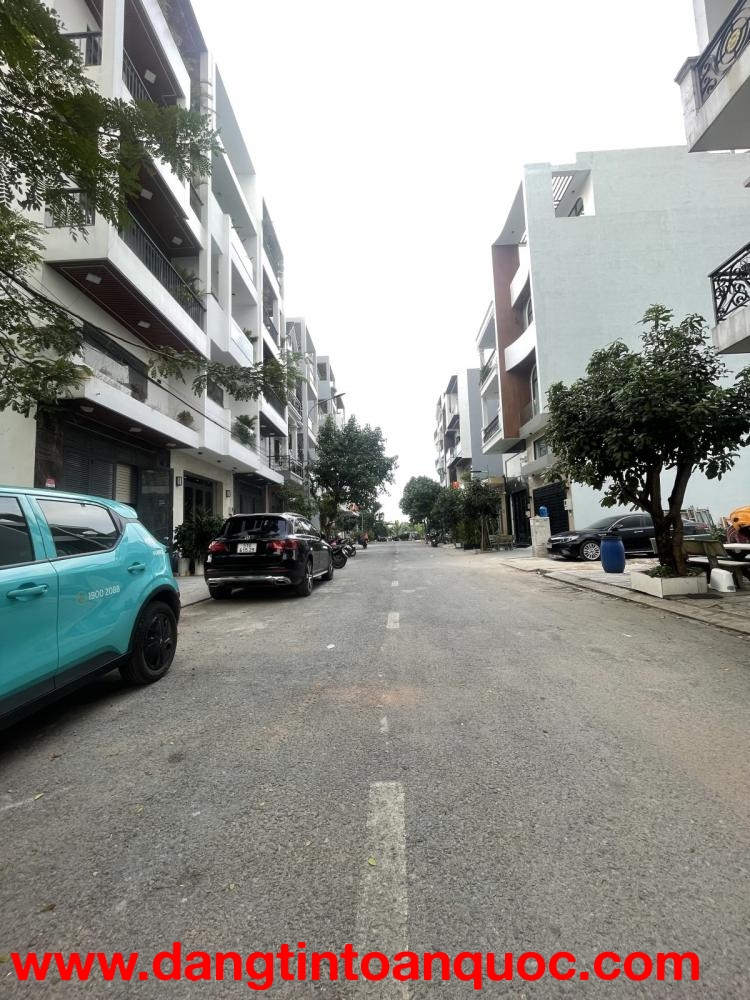 LÊ THỊ RIÊNG QUẬN 12-SIÊU PHẨM NHÀ ĐẸP - KIÊN CỐ VÀO Ở NGAY ĐÓN TẾT TẶNG FULL NỘI THẤT - ĐƯỜNG NHỰA 