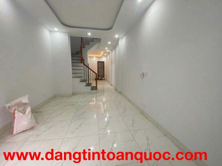 Nhà 3 tầng mới tinh vị trí đắc địa - đón tế Giáp Ngọ - Chi Đông, Quang Minh. Gần chợ, KCN