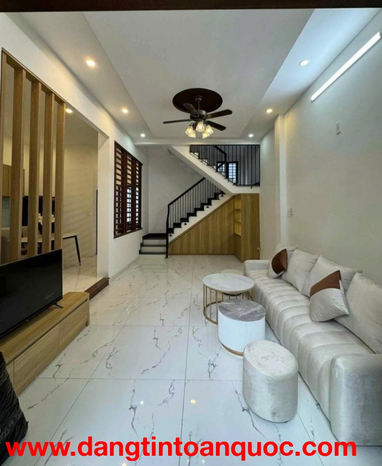 ► 2 mặt thoáng Kiệt thẳng thông Hoàng Diệu, 55m2, 3 tầng đúc, 3PN, sân thượng, 4.x tỵ