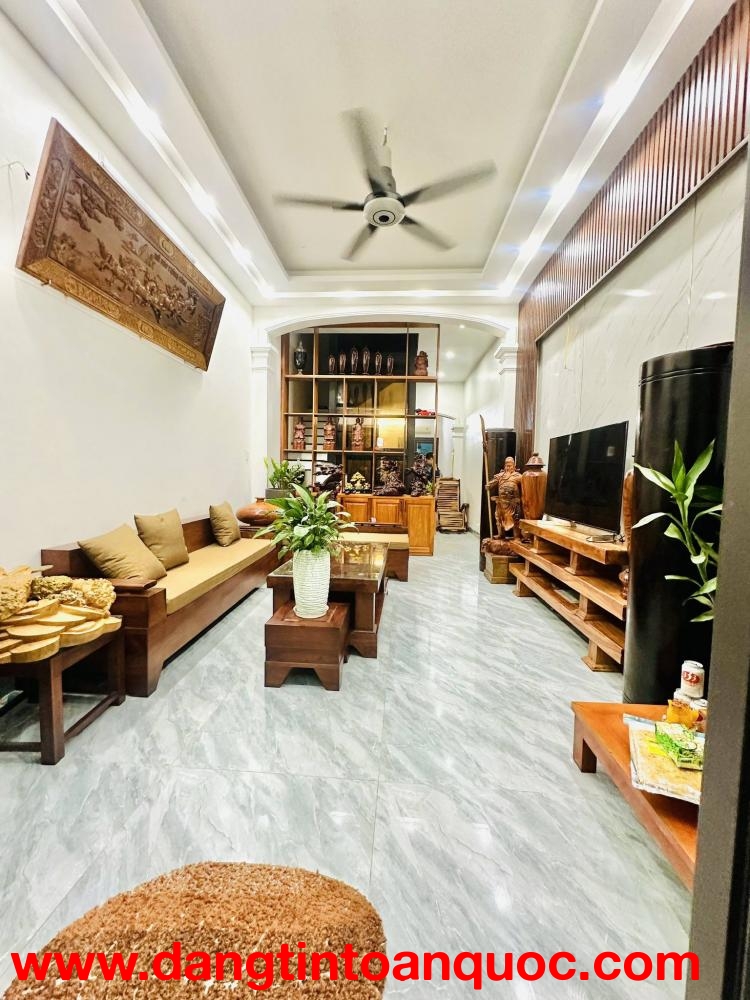 Giảm chào 200tr! Bán nhà mặt phố Thái Hà, 30m2, 5 tầng, mặt tiền 4.1m, nhỉnh 24 tỷ, dòng tiền 50tr/t