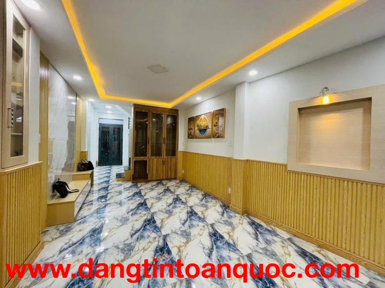 NHỈNH 5 TỶ- NHÀ HẺM BA GÁC – Ngay Cầu NGUYỄN VĂN CỬ 3 Tầng BTCT (4.4x11m) Giao Nhà Ngay.