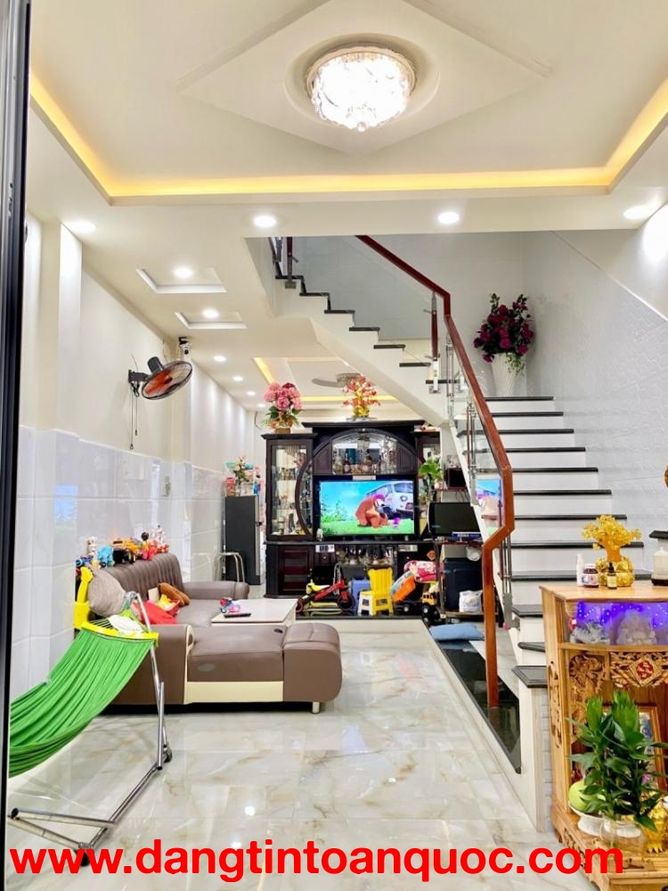Bán nhà mặt phố đường  Đại Lộ 3, Phước Bình, Q9, Thủ Đức, TP HCM. DT  82m2, 3 tầng, giá 11.8  tỷ,