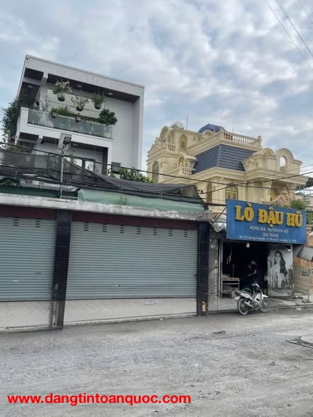 Bán nhằ mặt tiền 3 tầng 10x20m giá 14,8 tỷ Đường Tân Xuân