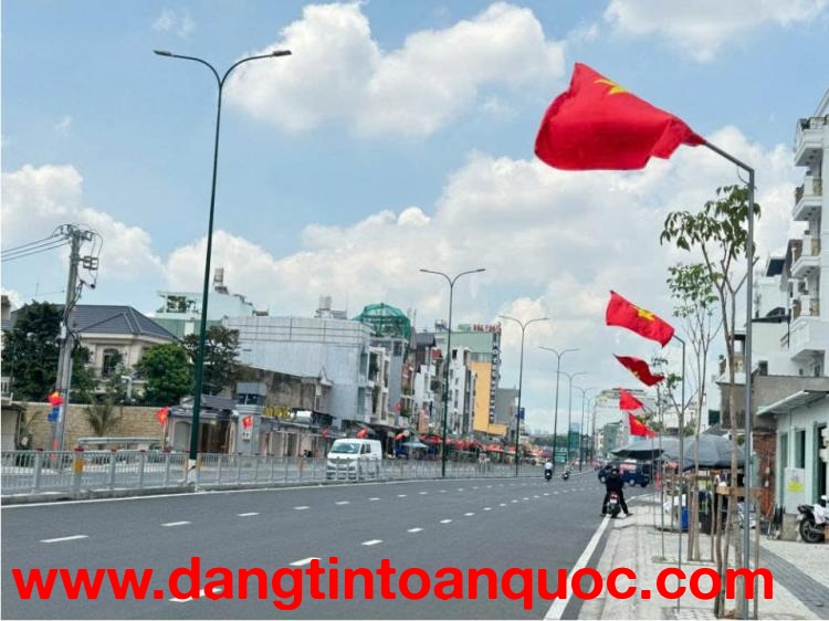 HẺM XE HƠI ĐƯỜNG DƯƠNG QUẢNG HÀM.
TƯƠNG LAI LÀ MẶT TIỀN DƯƠNG QUẢNG HÀM.DT:331M2