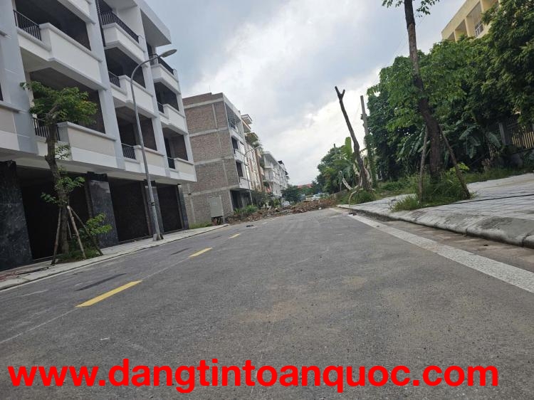 NHÀ 4 TẦNG XÂY THÔ 105m2 – NHỈ 6 TỶ TẠI KĐT VẠN CÁT, VỊ TRÍ KINH DOANH