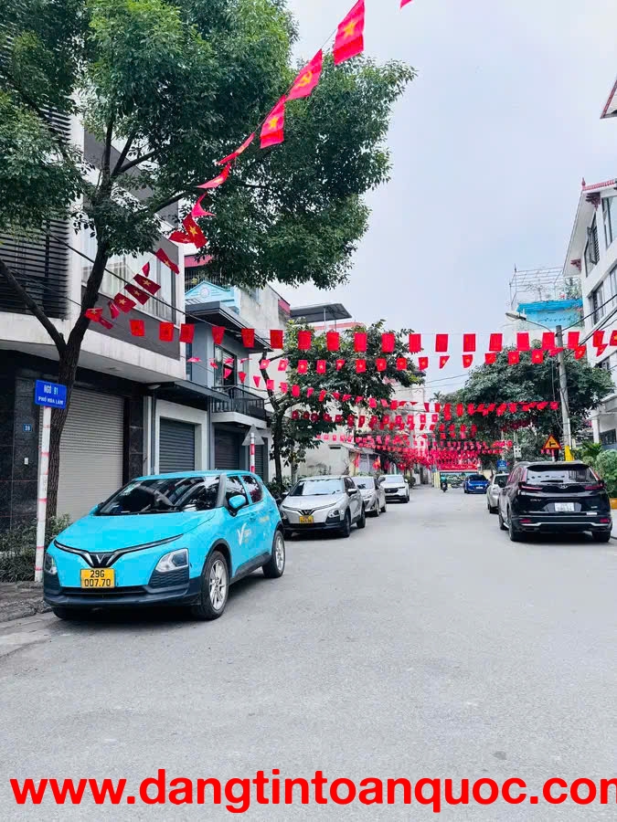 Chủ nhà xoè quạt quá tay nên gả sớm căn nhà phố Ô Cách  Xây mới 5 tầng  DT 33m - MT 6,2m  Chỉ 9,1 tỷ