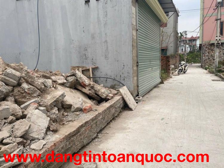 Bán gấp 100m đất đẹp tổ 9, Quang Minh, Mê Linh. Đất vuông vắn, mặt tiền rộng. Oto đỗ