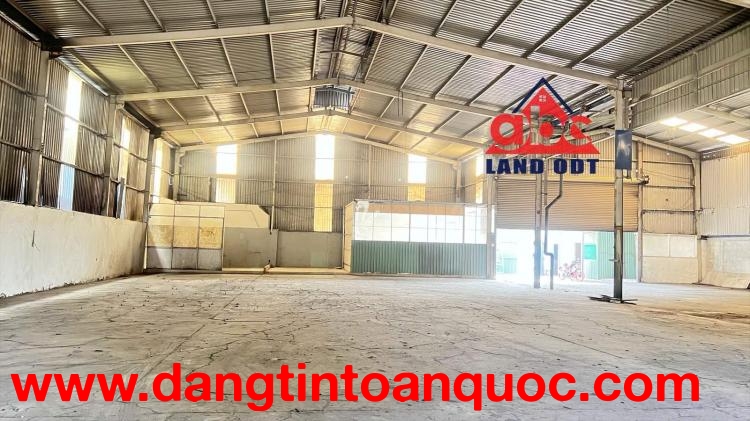 XT680 1000m2 Kho cho thuê lâu dài, trang bị PC, vị trí giao thông thuận lợi, trống kho