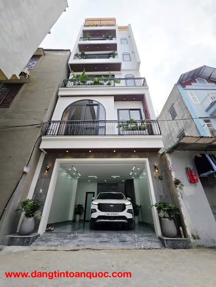 Nhà đẹp ở ngay, bán nhà Võng Thị Trích Sài, ô tô vào nhà, chỉ 23 tỷ