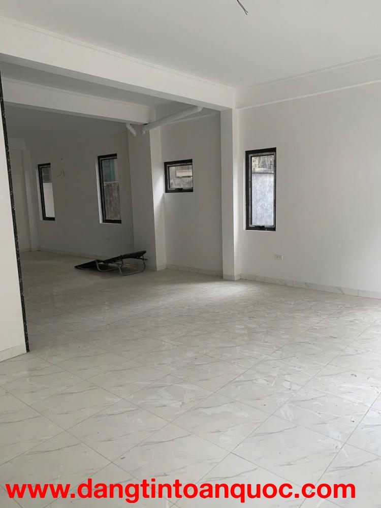 CHO THUÊ MBKD TẦNG 3 – THÔNG SÀN CÓ THANG MÁY VÀ Ô TÔ ĐỖ CỬA TẠI ĐỐNG ĐA, HÀ NỘI