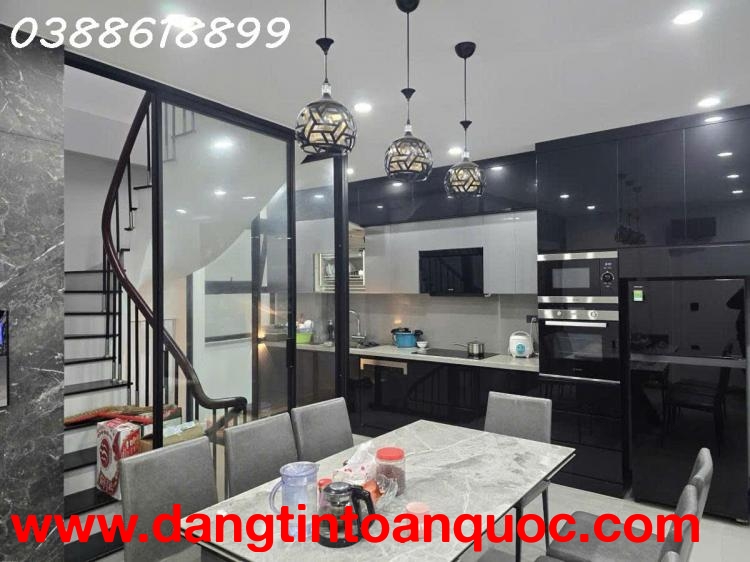 BÁN MP HOÀNG VĂN THÁI 75Mx3T, MT 3,5M - KINH DOANH