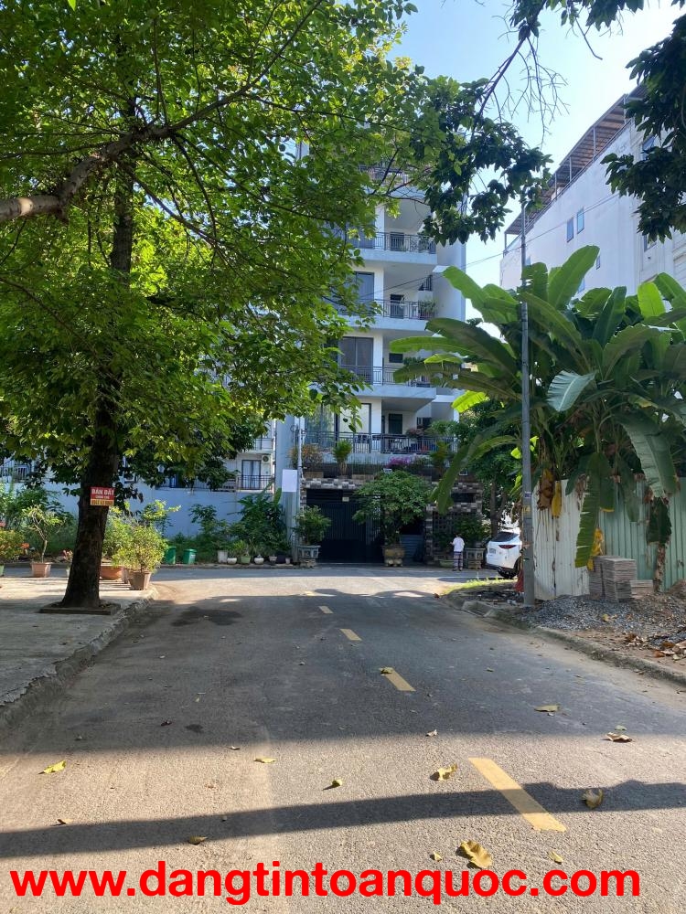 Nhà mặt tiền đối diện công viên, dự án Huy Hoàng, diện tích 8x20, 5 tầng, giá 50 tỷ