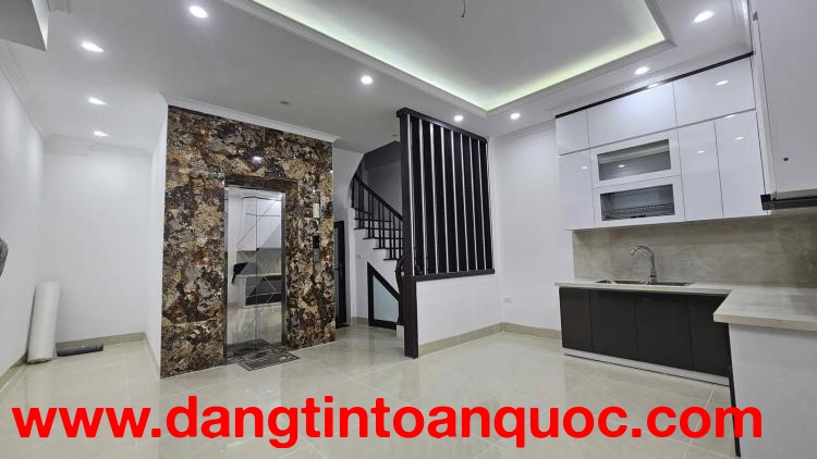 TRUNG TÂM CẦU GIẤY PHỐ TRẦN DUY HƯNG 47M 5T NHỈNH 14 TỶ- THANG MÁY- FULL NỘI THẤT HIỆN ĐẠI - MẶT NGÕ