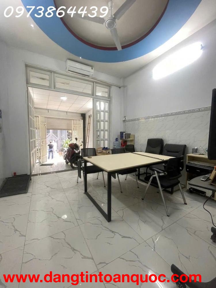 HẺM XE HƠI THÔNG LÂM THỊ HỐ - VÀI BƯỚC CHÂN RA ĐƯỜNG XE TẢI TRÁNH - NHÀ 3 TẦNG ĐÚC KIÊN CỐ VÀO Ở NGA