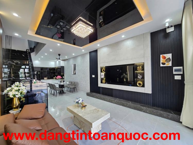 BÁN NHÀ 3 TẦNG 3 MÊ FULL NỘI THẤT MỚI KENG Y HÌNH - HỒ TÙNG MẬU