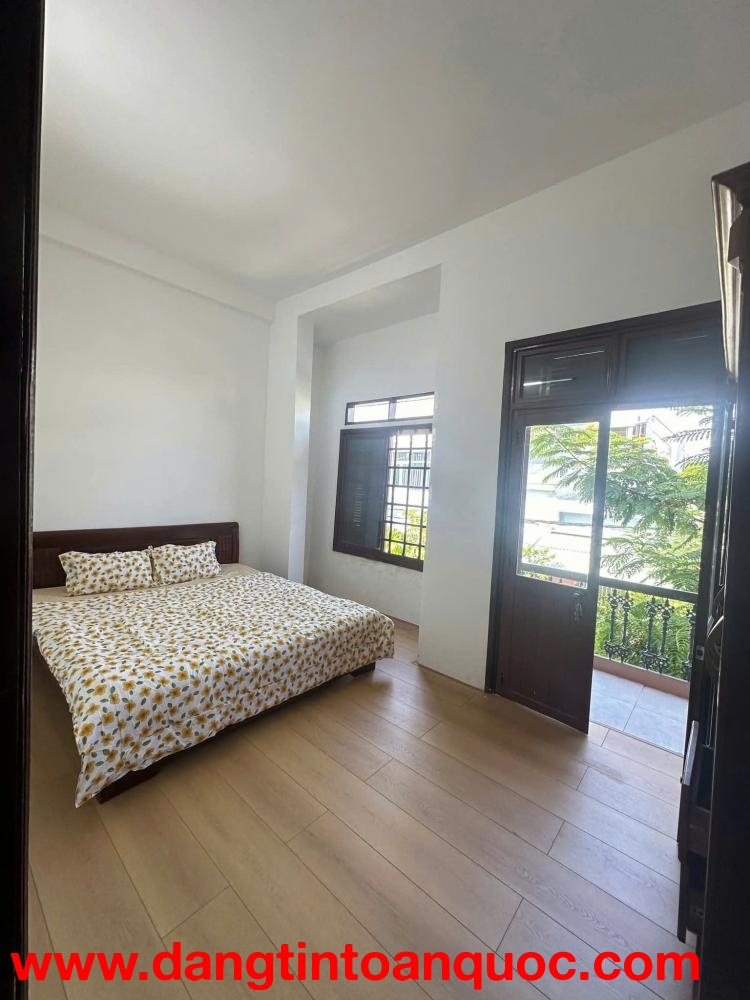 BÁN NHÀ 3 TẦNG ĐƯỜNG LƯƠNG KHÁNH THIỆN - GẦN BIỂN