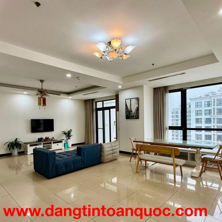 CẦN CHO THUÊ CĂN HỘ CHUNG CƯ TÒA R3406 - R2A - ROYAL CITY NGUYỄN TRÃI