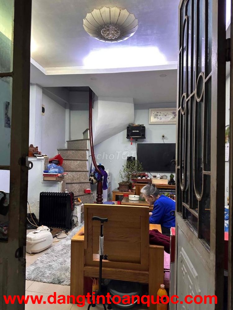 Bán nhà trong ngõ phố Ngô Gia Tự, dt 30m2, hướng Đông Nam cực mát, gần đường, gần chợ, gần trường