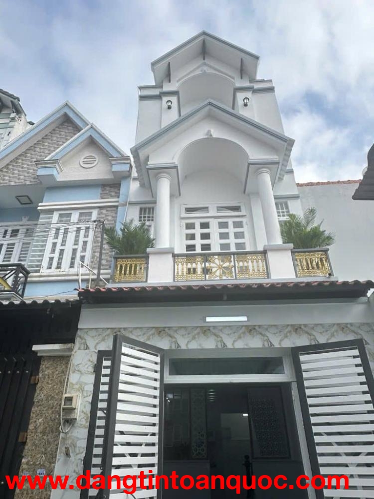 NHÀ BÁN QUẬN 12 - GIÁP SONG HÀNH, TRƯỜNG CHINH.
QUA TÂN BÌNH CHỈ VÀI PHÚT NHÀ 4 TẦNG BTCT VÀO Ở NGAY