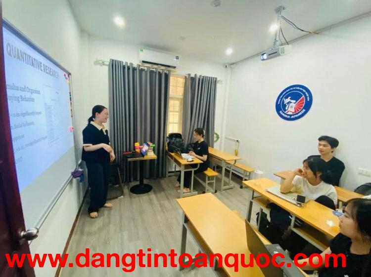 Giảm chào 200tr! Bán nhà mặt phố Khâm Thiên, 40m2, 3 tầng, mặt tiền 4.4m, 21.5 tỷ, kinh doanh đỉnh