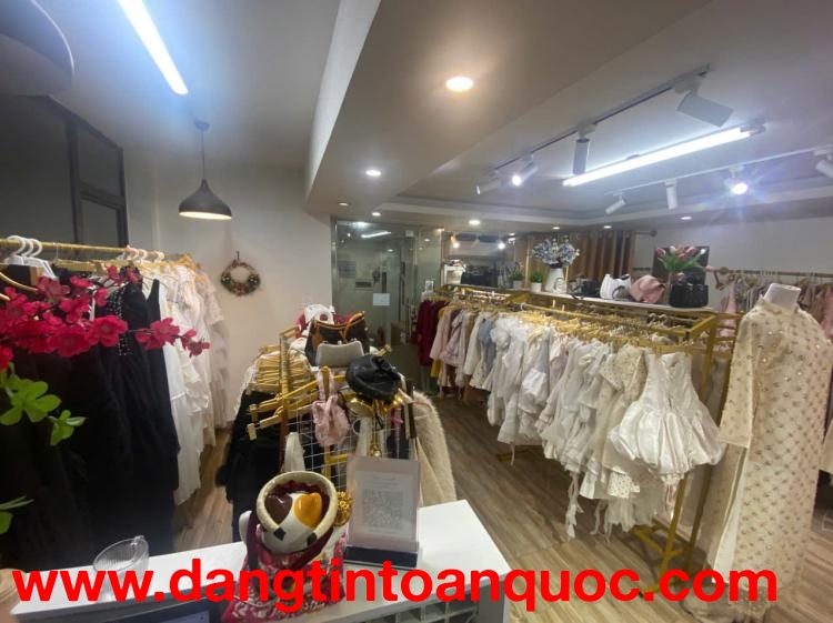 SANG NHƯỢNG SHOP CHO THUÊ VÁY –TẠI TRẦN QUÝ KIÊN, CẦU GIẤY, HÀ NỘI