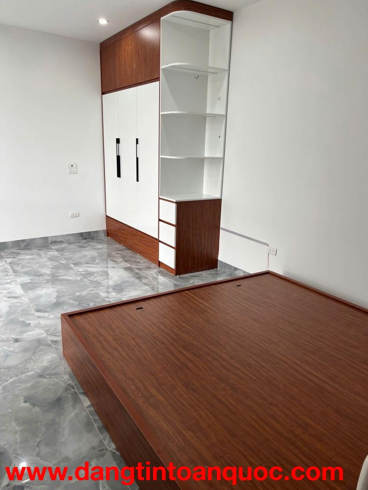 CẦN BÁN GẤP CCMN 6 TẦNG THANG MÁY – LONG BIÊN –HÀ NỘI – DÒNG TIỀN 450 TRIỆU/NĂM