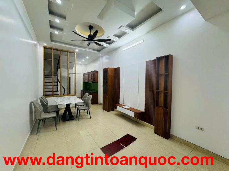 Giảm chào 200tr! Bán nhà Lê Thanh Nghị, 70m2, 4 tầng, mặt tiền 4m, 25.4 tỷ, ô tô