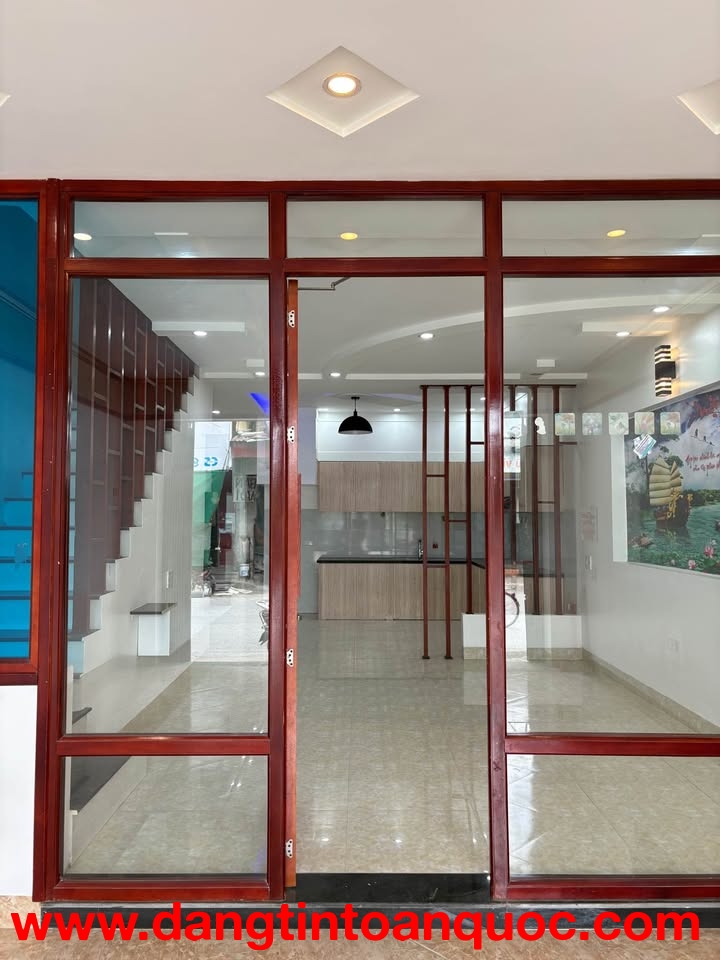 Chính chủ cần bán Căn Nhà Mặt đường trục chính Công An Phường Ninh Mỹ (cũ ) Nay là Phường Hoa Lư – N