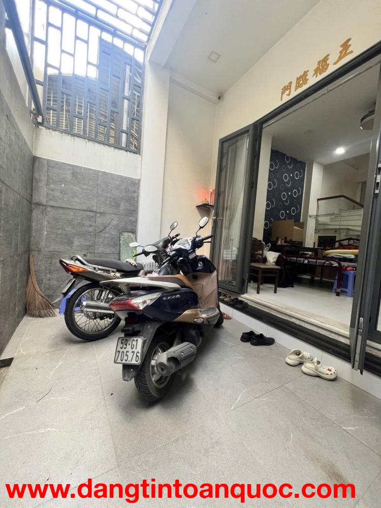 NHÀ 4TẦNG(4x15)TRUNGTÂM Q10-MỘT CĂN NHÀ RA MT ĐƯỜNG NGUYỄN DUY DƯƠNG 8.8TỶ