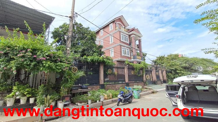 Bán Đất Tặng Nhà Biệt Thự 4 Tầng Quốc Lộ 13 Cũ, Hiệp Bình Phước, Thành Phố Thủ Đức