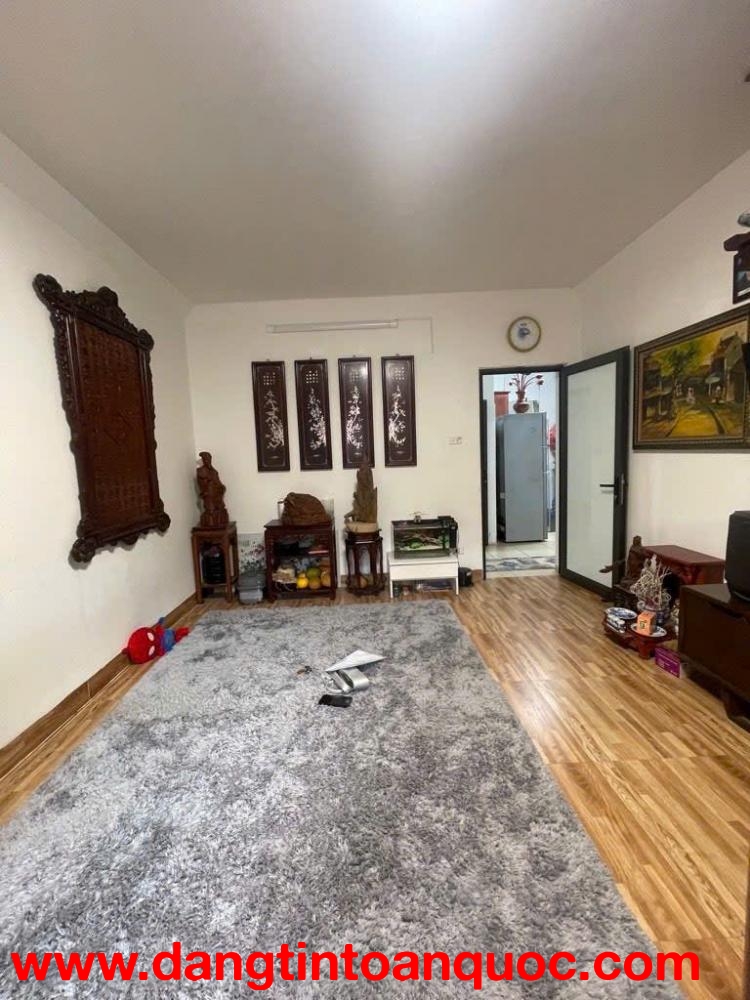 NHÀ TẬP THỂ ĐẸP - GIÁ TỐT - Vị Trí Đắc Địa Tại Nguyễn Công Trứ, Quận Hai Bà Trưng