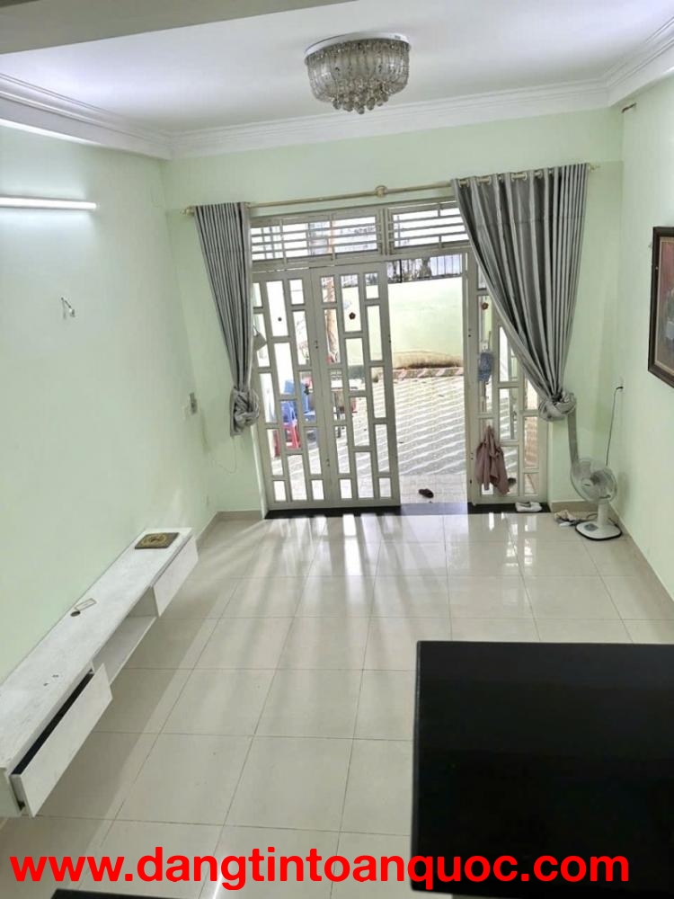 Bán nhà đường  475, Phước Long B, Q9, Thủ Đúac, TP HCM. DT 195m2, cấp 4,  8PN. Giá 9.75  tỷ - 093312